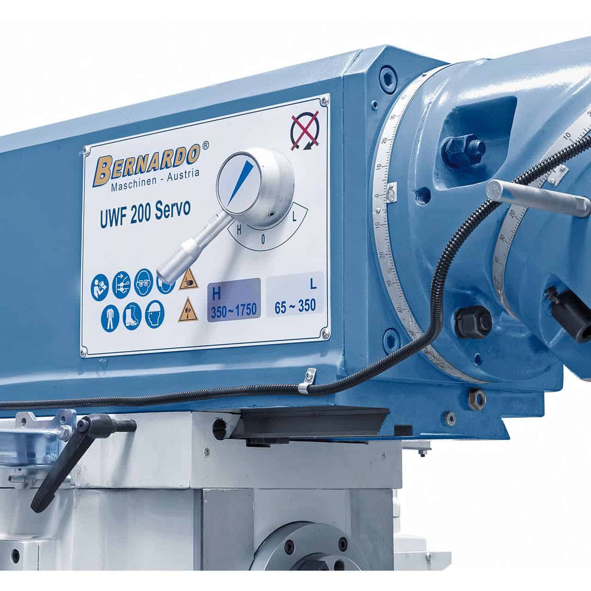 Bernardo UWF 200 Servo – Fresatrice Universale con torretta servoassistita