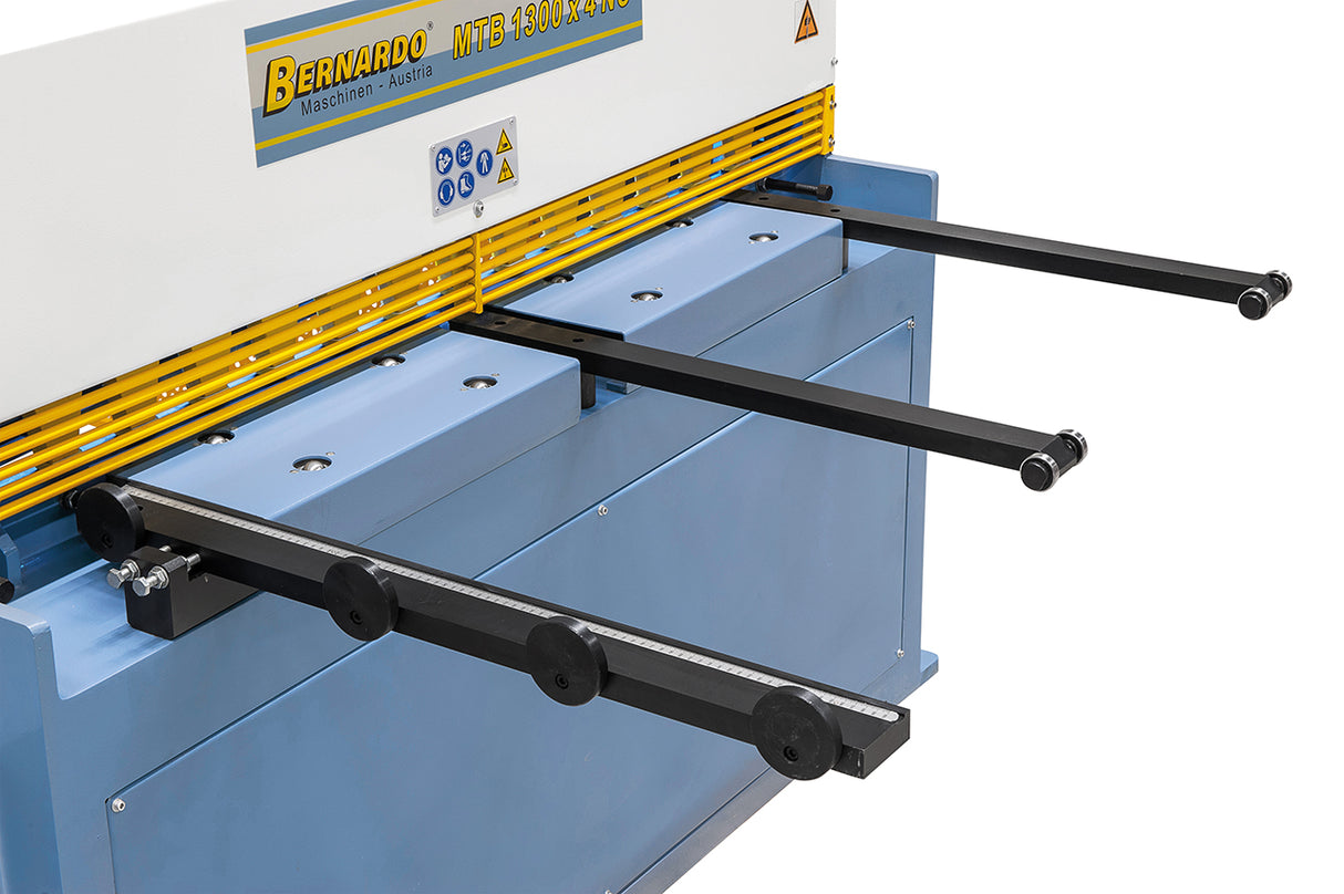 Cesoia a ghigliottina motorizzata MTB 1300 x 4 NC