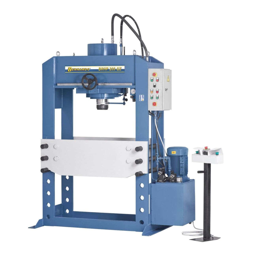 Pressa idraulica Bernardo BRHP 150 QZ da 150 ton con testa mobile e piano regolabile, ideale per applicazioni industriali pesanti.