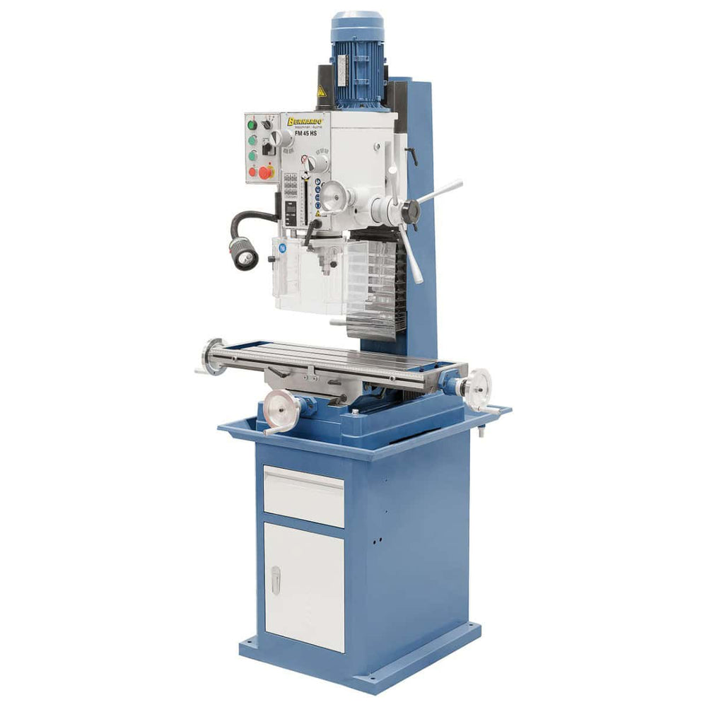 Trapano-fresatrice Bernardo FM 45 HS con tavola 800 x 240 mm, testa inclinabile ±60°, 12 velocità variabili e indicatore digitale corsa mandrino.