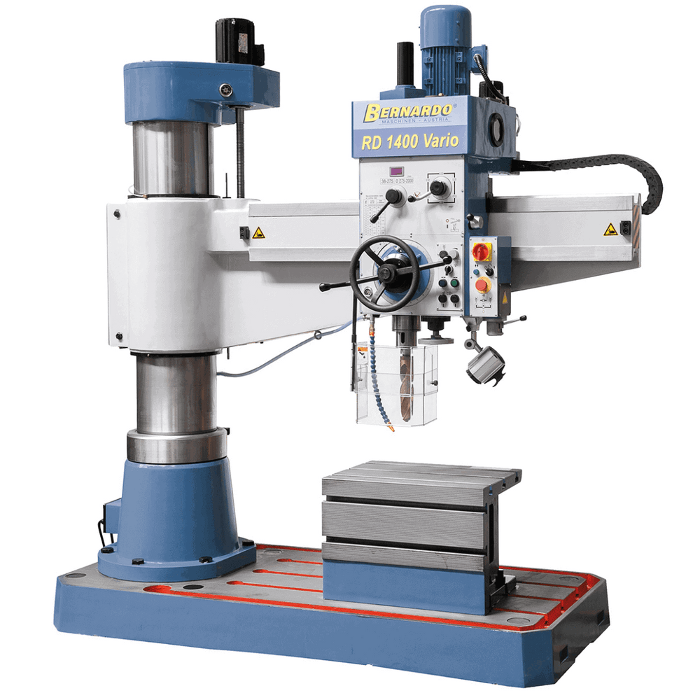 Trapano radiale Bernardo RD 1400 x 50 Vario con capacità di foratura Ø 50 mm, filettatura fino a M42, velocità variabile continua e serraggi idraulici indipendenti.