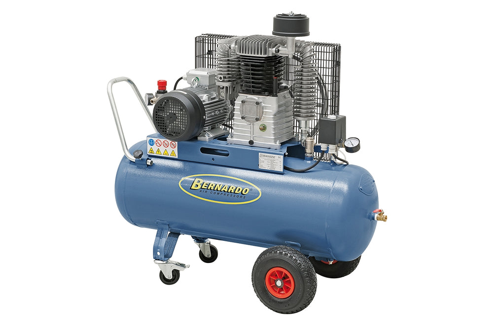 Compressore mobile Bernardo AC35/100/600/F/D con serbatoio da 100 litri, motore trifase da 5,5 HP e gruppo pompante bicilindrico silenzioso da 78 dB(A), ideale per officine e laboratori.