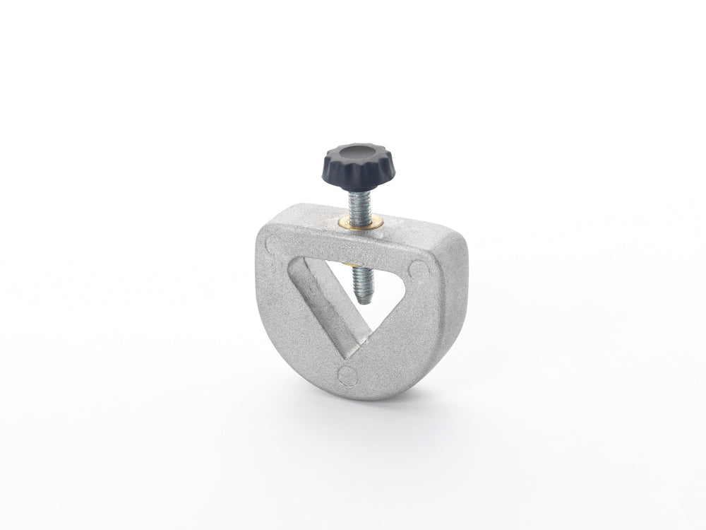 Primo piano della guida corta Record WG250/B installata su una mola, con utensile fissato per l’affilatura, evidenziando precisione e stabilità.
