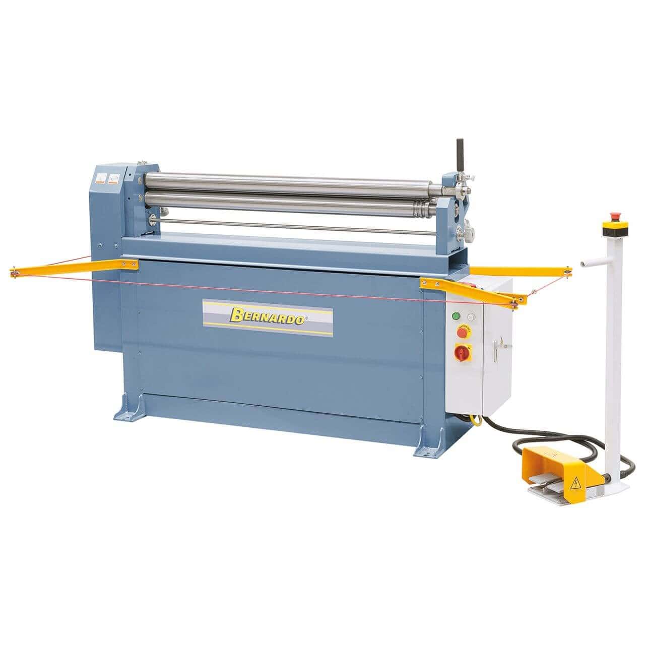 Calandra Bernardo ESR 1300 x 1,6 Pro con rulli Ø 75 mm, motore da 0,75 kW e pedale con arresto di emergenza, ideale per tubi e coni.