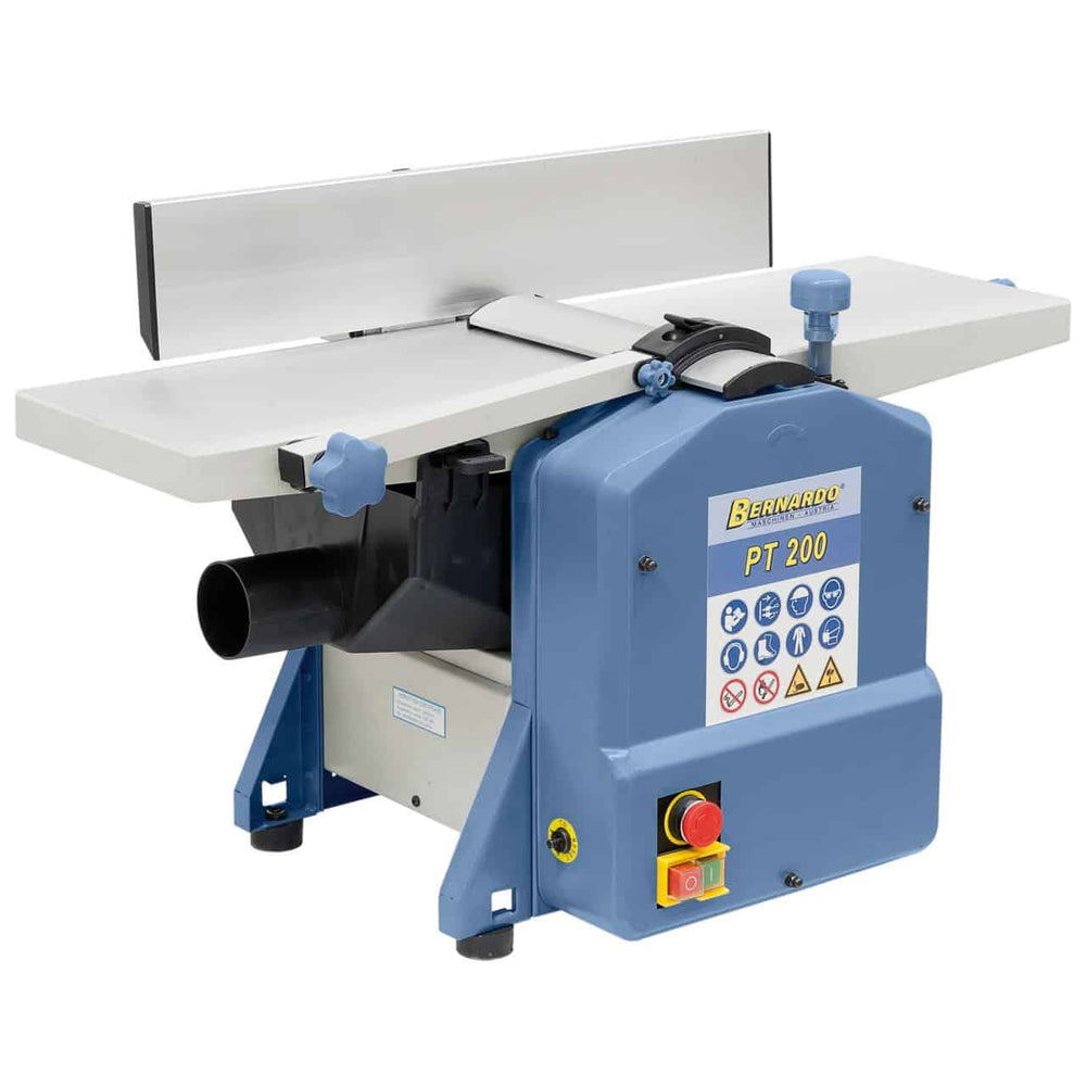 Pialla a filo e spessore da banco Bernardo PT 200 con tavoli in alluminio, recinzione inclinabile e albero a 2 coltelli HSS, ideale per hobbisti e piccoli laboratori.