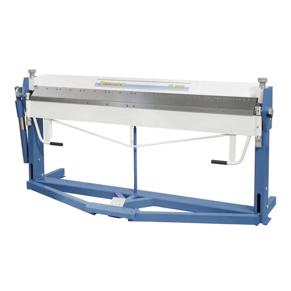 Piegatrice Bernardo TB 2060 con lama superiore segmentata, cilindro ausiliario e segmenti intercambiabili per piegature universali fino a 2065 mm.